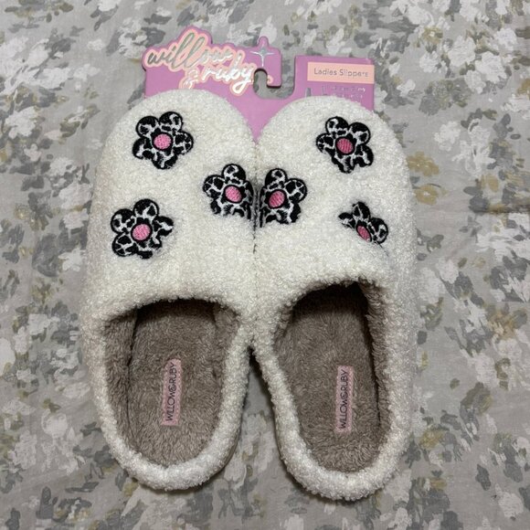 Willow & Ruby Cozy Cream Slippers with Embroidered Leopard Flowers Large 9 10 - Picture 1 of 5